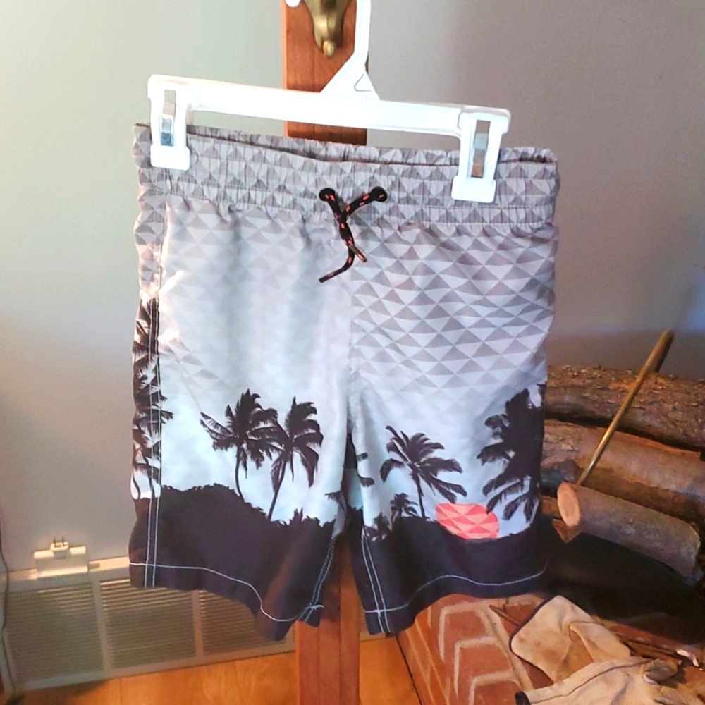 🛍 Boys swim trunks. Old Navy.
